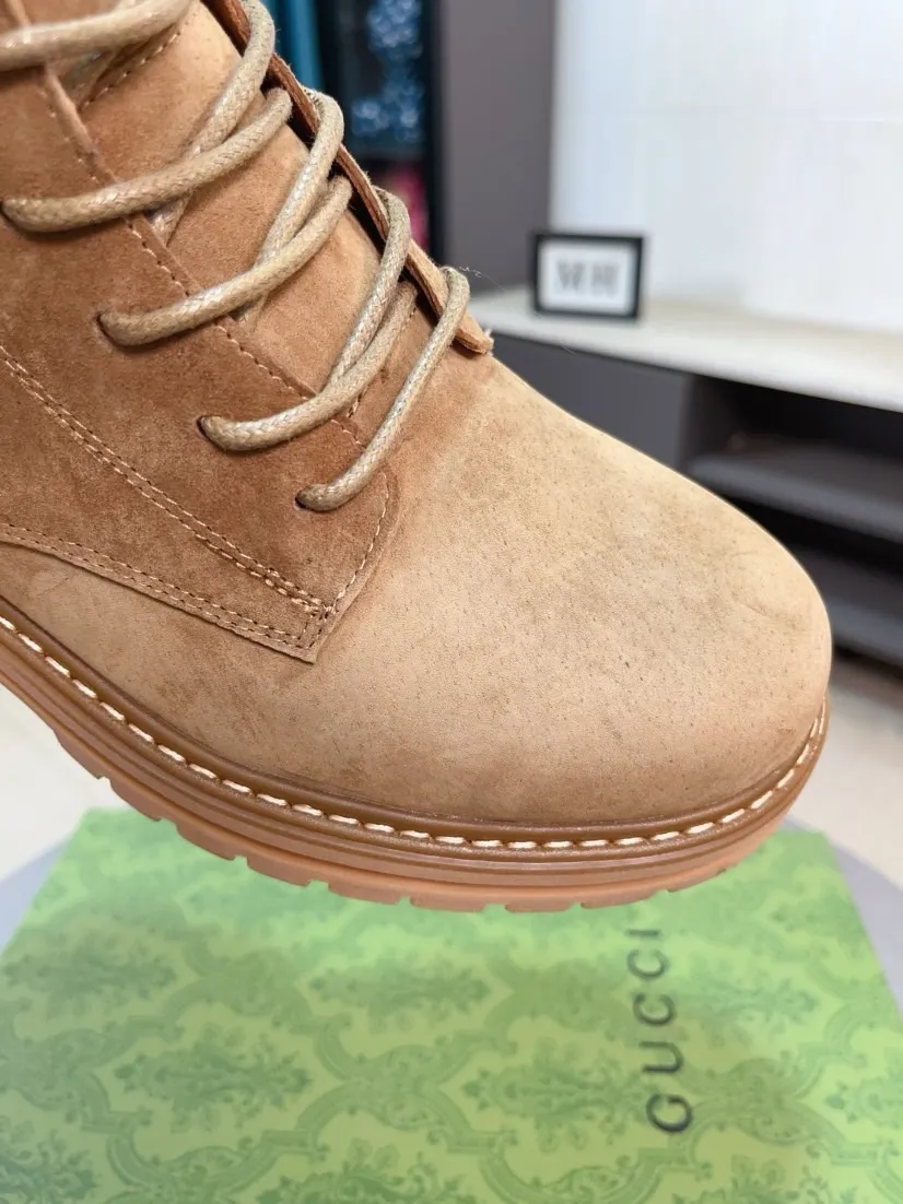 Men's shoes 💰540🌸🌸 (GUCCI) [cow lining plus velvet optional] [can be made without standard] New product Martin boots imported from Canada with full top layer high mercerized frosted fabric, punched using 3D digital technology, high-end and classy, ​​versatile to wear, full of three-dimensionality, close pictures will make you obsessed with the leather. You can't extricate yourself ~ the best on the market.          Fabric: Cowhide/Embossed Lining: Cowhide.          Please make a note when placing an order, sizes: 38-44 (37, 45, 46 can be customized and cannot be returned or exchanged) 5 colors available; black, gray, khaki, coffee, and earthy yellow